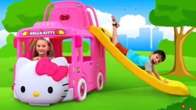 Sasha play with New Hello Kitty Bus and sing a Song
