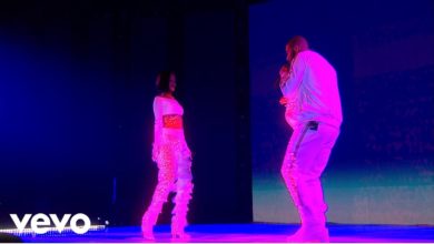 Rihanna - Work - Live at The BRIT Awards 2016 ft. Drake