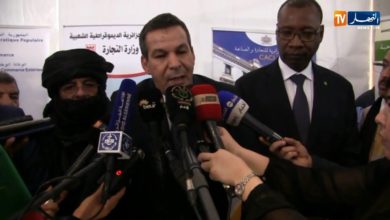 وزير التجارة يشرف على إفتتاح التظاهرة الإقتصادية " المقار " بتندوف
