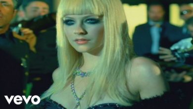 Avril Lavigne - Hot (Official Music Video)