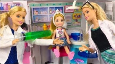 اسنان شلصي المتسوسة  وزيارتها لطبيبة الاسنان باربي / حلوي الهالوين العاب اطفال فديو للاطفال Barbie